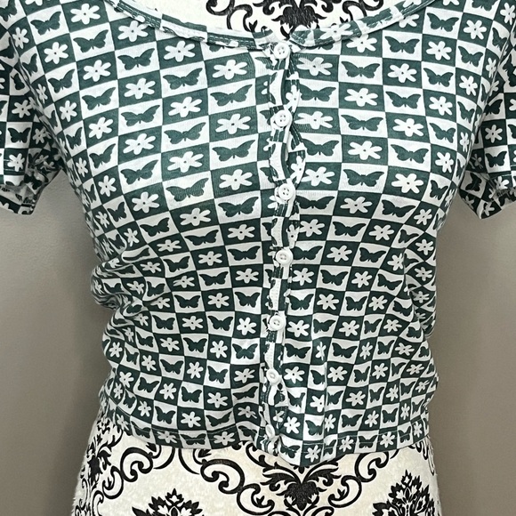 Harlow Green and White Crop Button Down Shirt - Picture 4 of 4